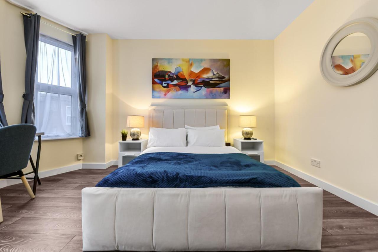 Family Friendly, Zone 2, 2 Beds, Overground London Exterior foto