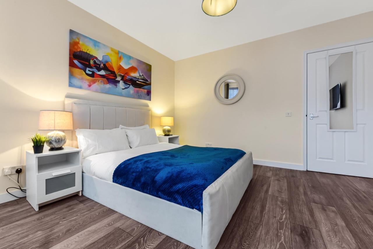 Family Friendly, Zone 2, 2 Beds, Overground London Exterior foto