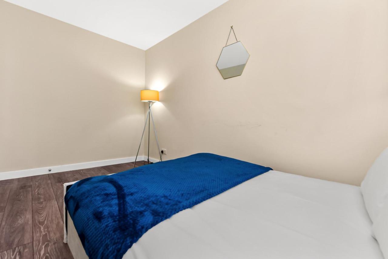 Family Friendly, Zone 2, 2 Beds, Overground London Exterior foto