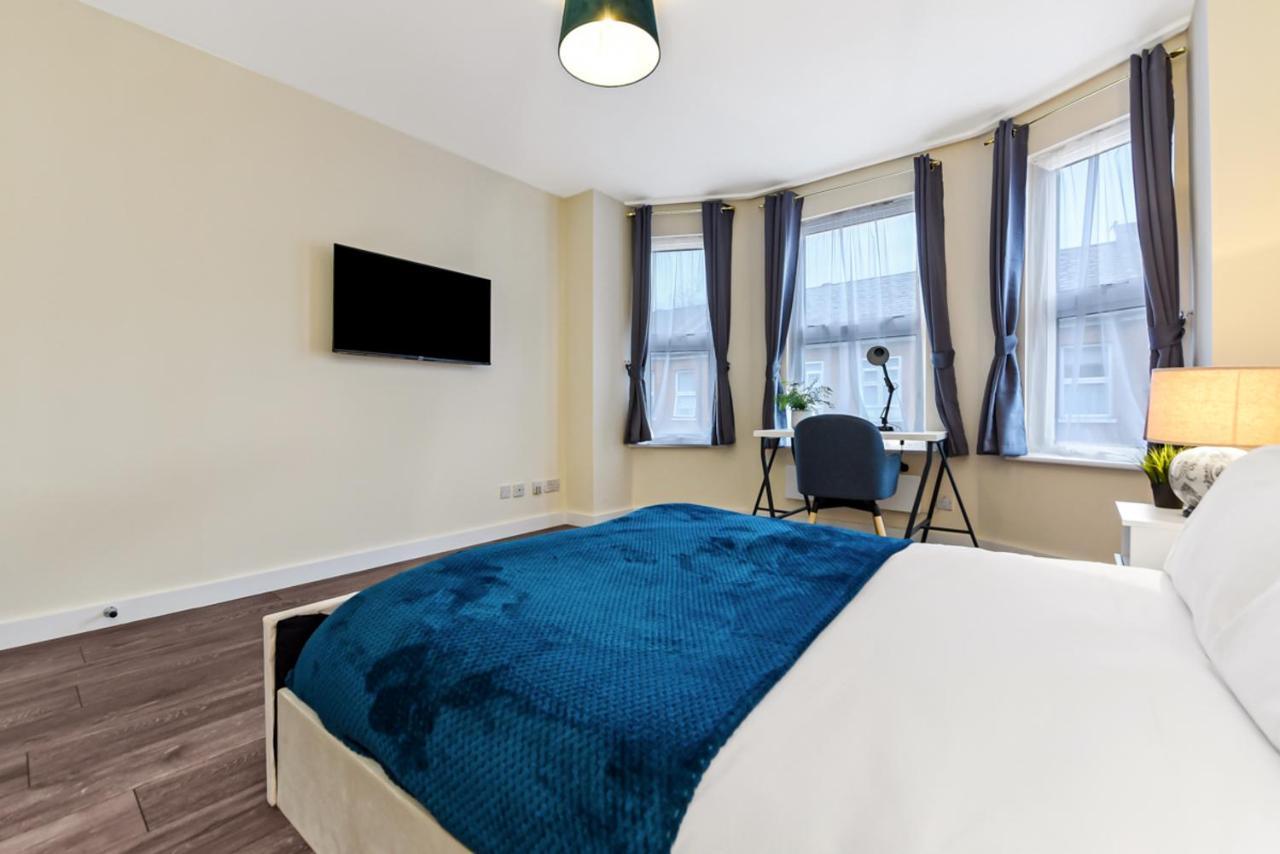 Family Friendly, Zone 2, 2 Beds, Overground London Exterior foto