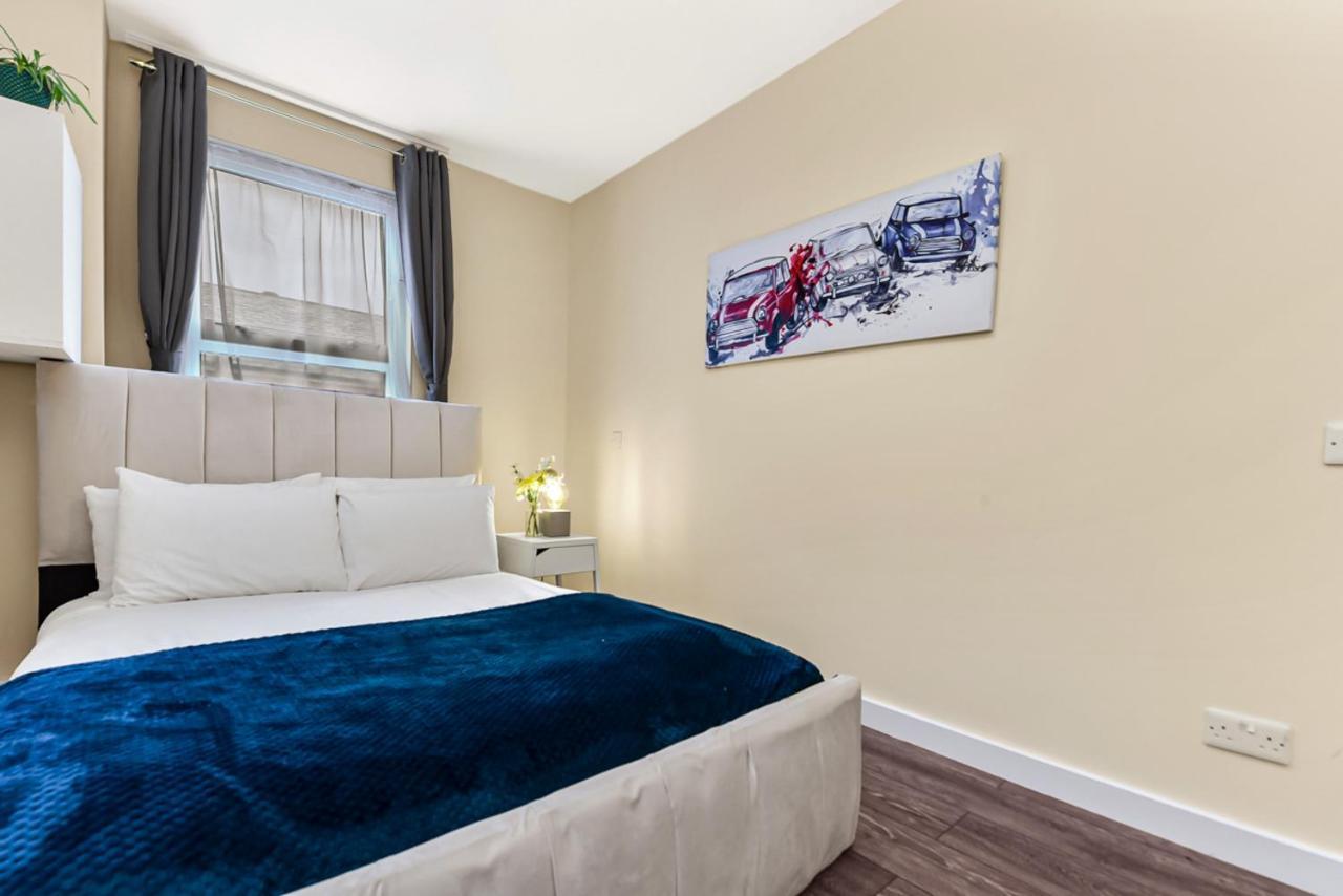 Family Friendly, Zone 2, 2 Beds, Overground London Exterior foto