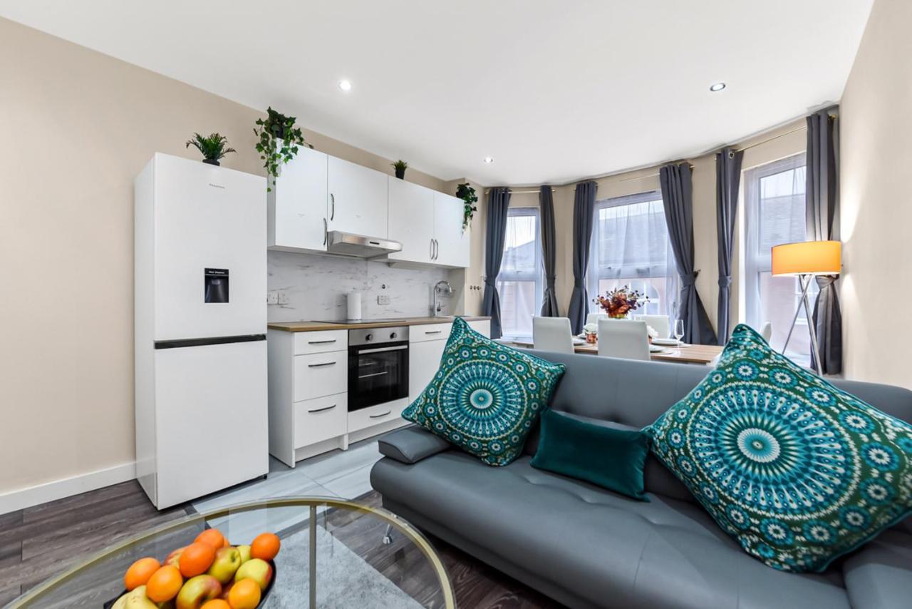 Family Friendly, Zone 2, 2 Beds, Overground London Exterior foto